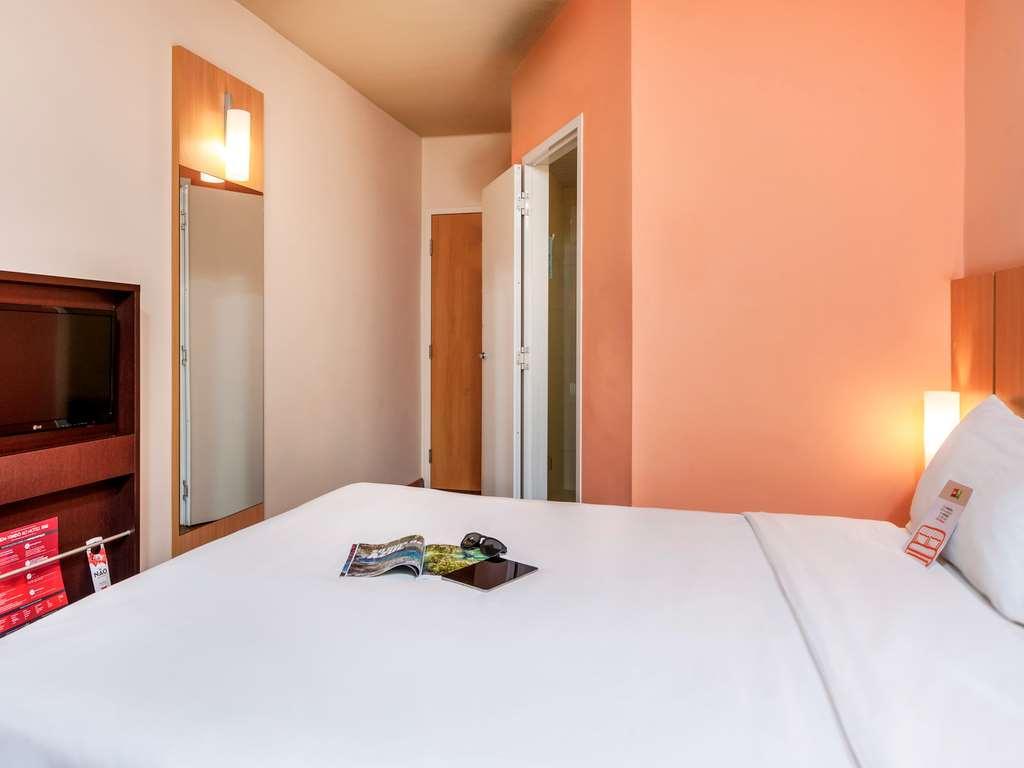 Ibis Ourinhos Hotell Exteriör bild