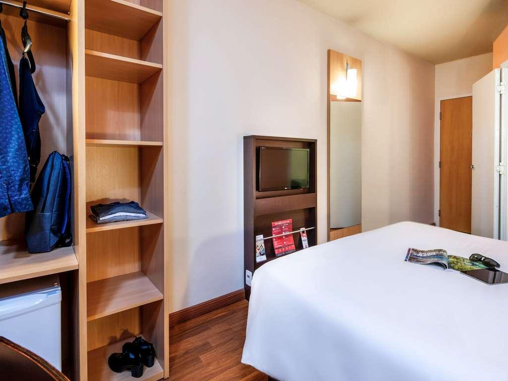 Ibis Ourinhos Hotell Exteriör bild