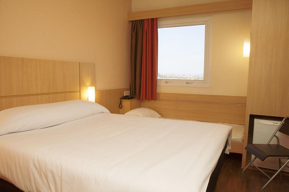 Ibis Ourinhos Hotell Exteriör bild