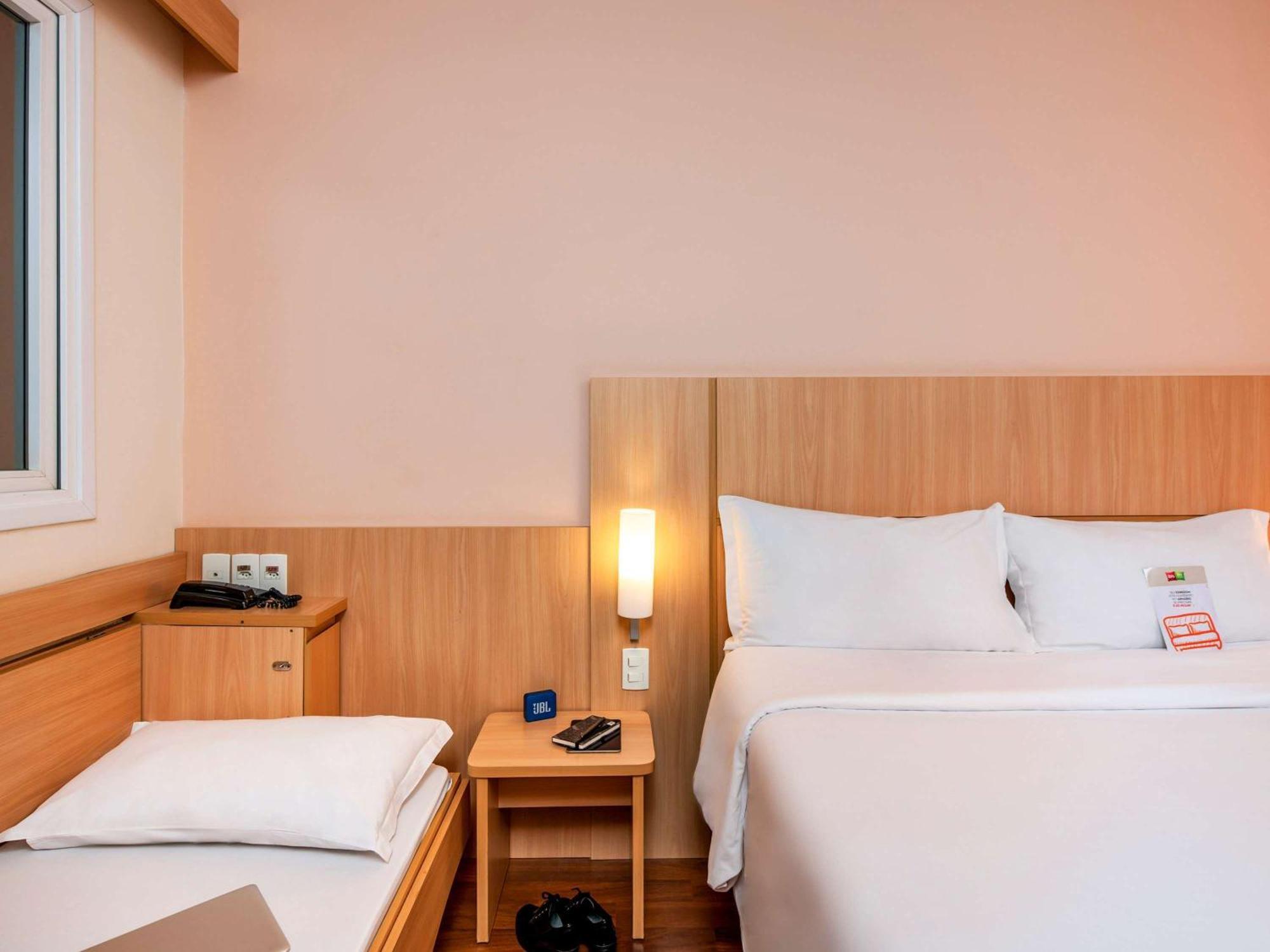 Ibis Ourinhos Hotell Exteriör bild