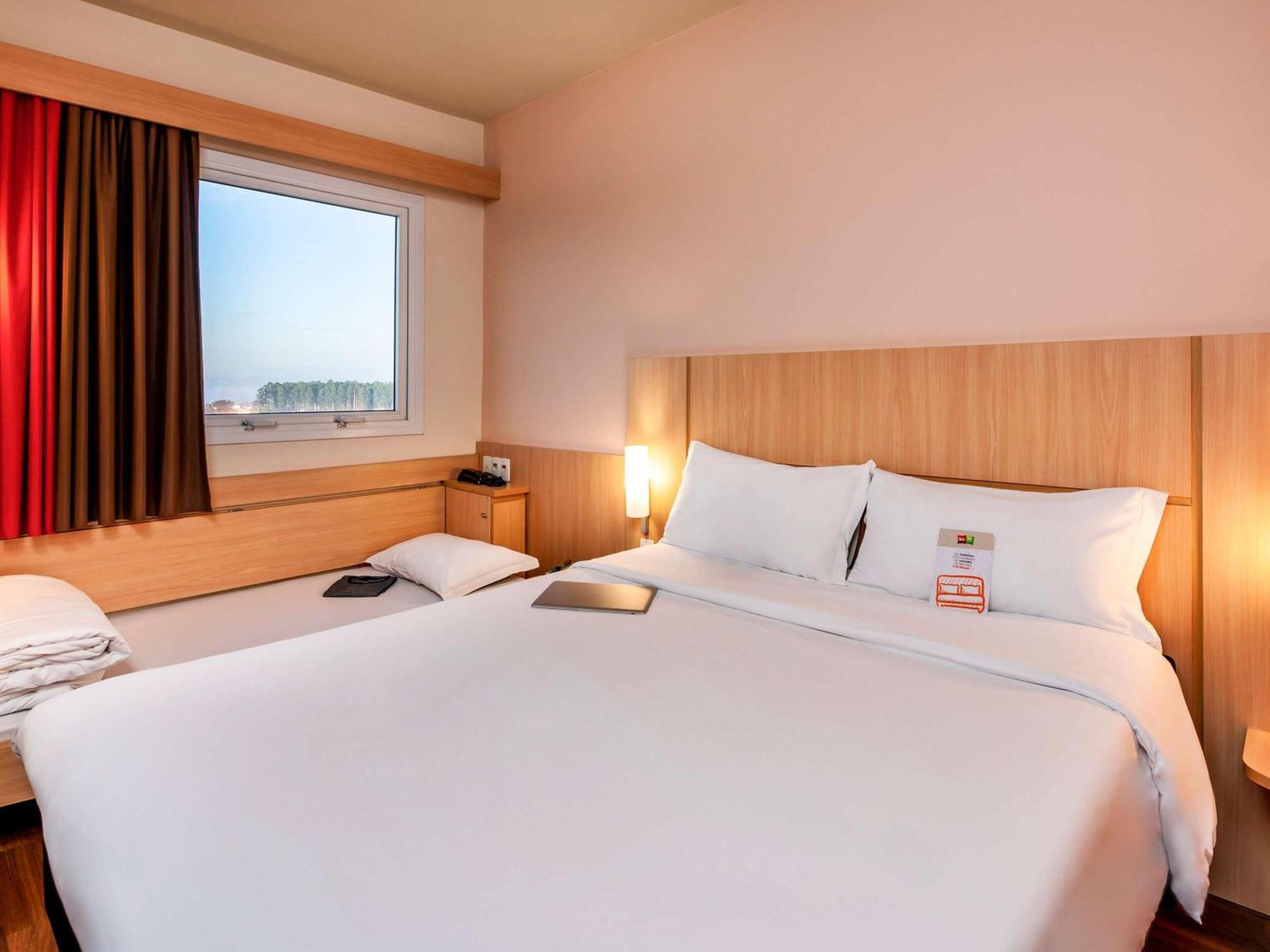 Ibis Ourinhos Hotell Exteriör bild