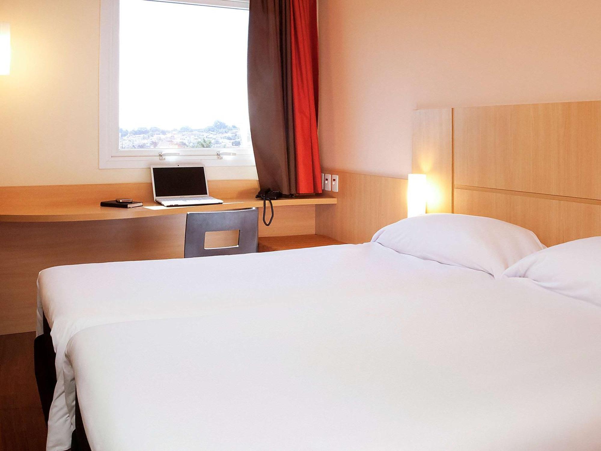 Ibis Ourinhos Hotell Exteriör bild