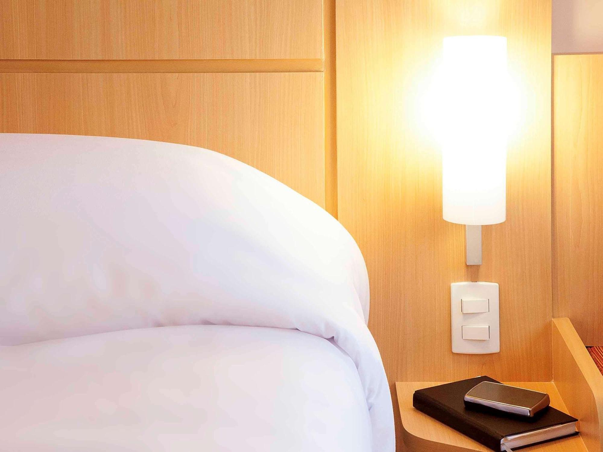Ibis Ourinhos Hotell Exteriör bild