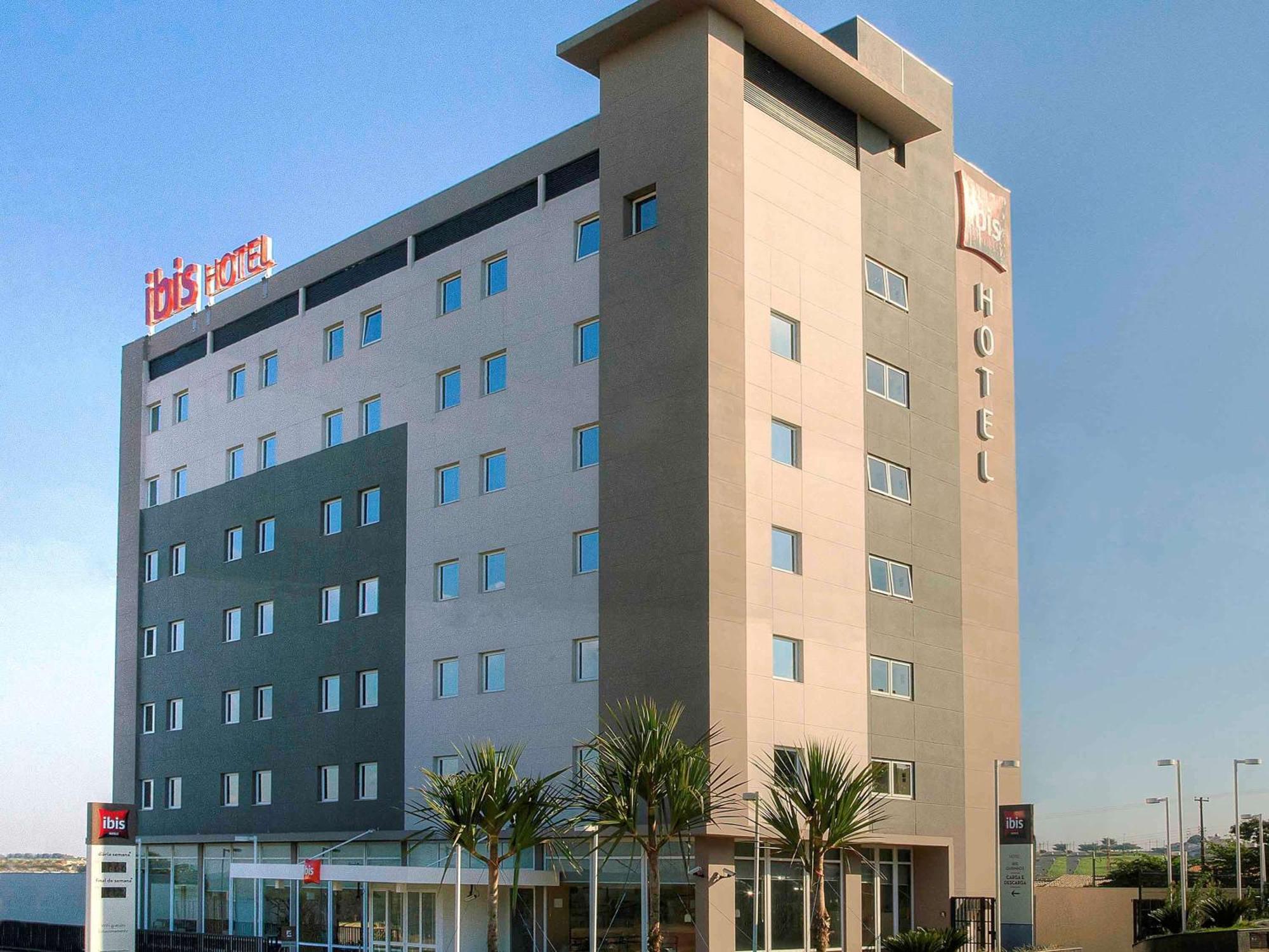 Ibis Ourinhos Hotell Exteriör bild