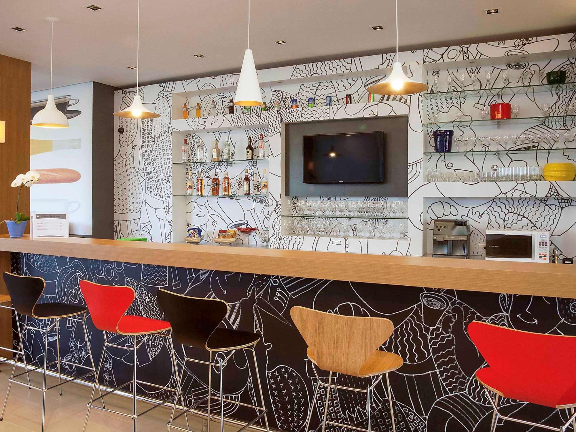 Ibis Ourinhos Hotell Exteriör bild