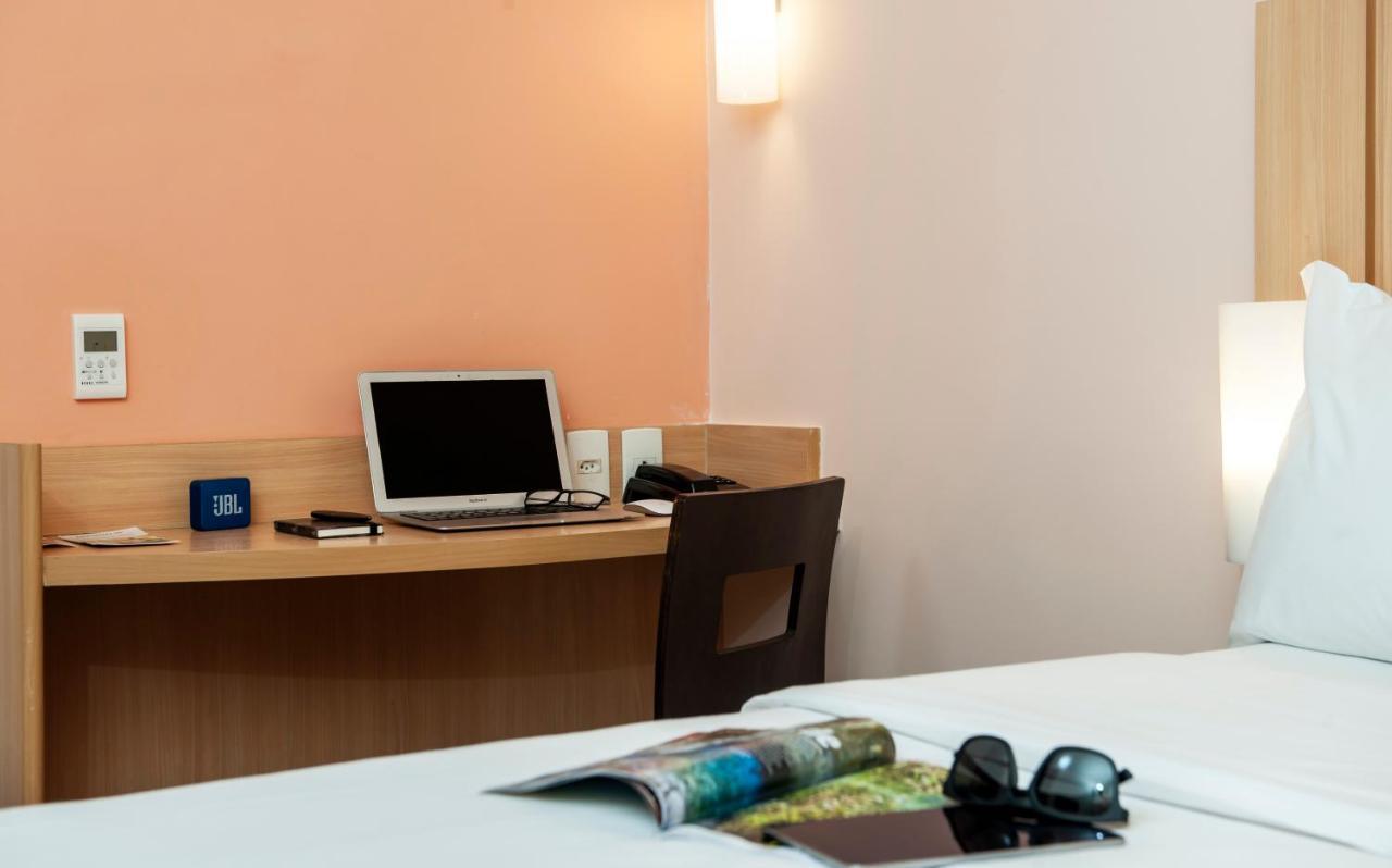 Ibis Ourinhos Hotell Exteriör bild