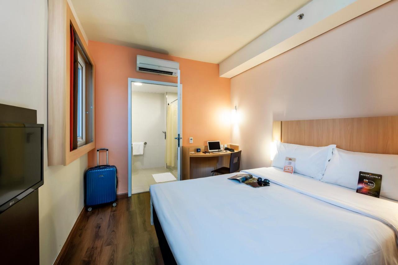 Ibis Ourinhos Hotell Exteriör bild