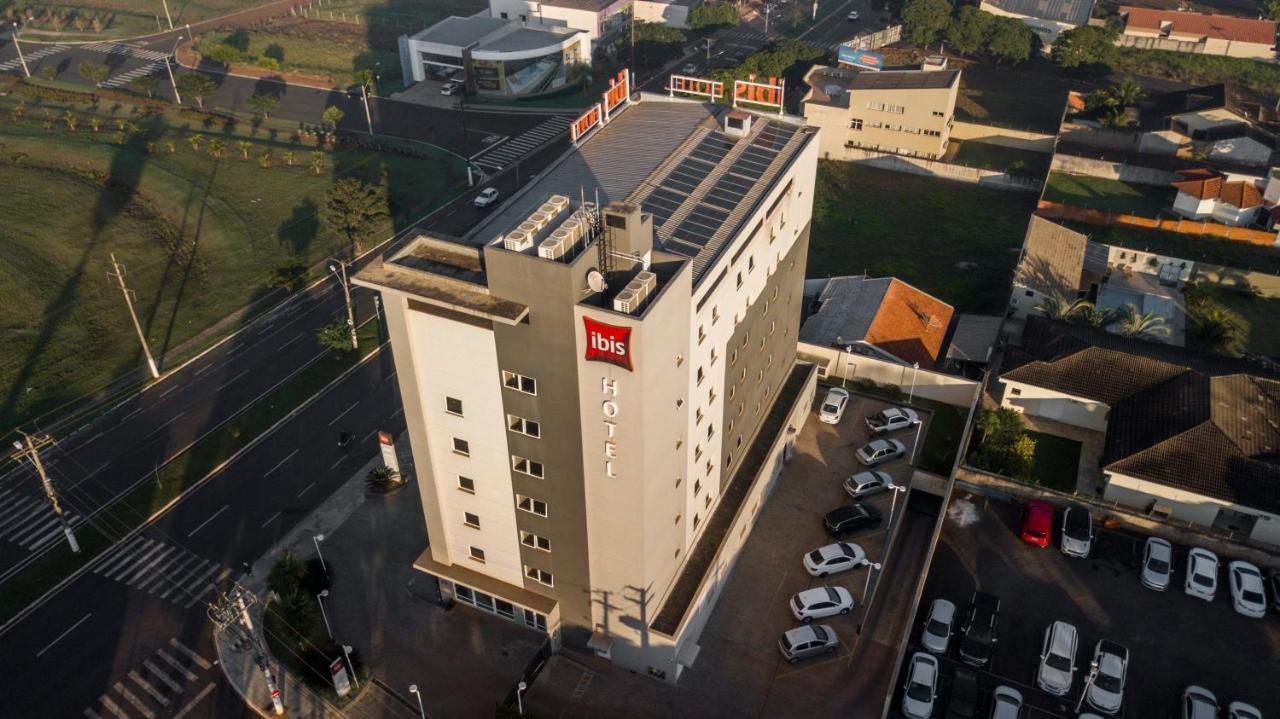 Ibis Ourinhos Hotell Exteriör bild