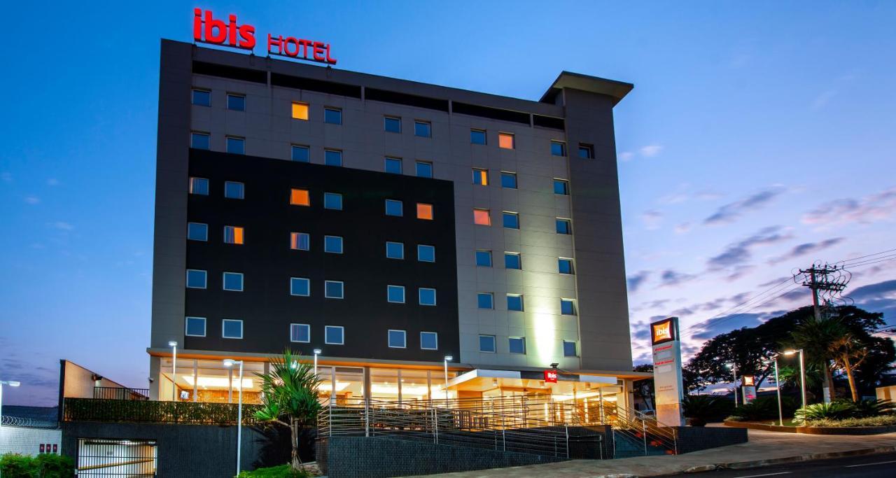 Ibis Ourinhos Hotell Exteriör bild