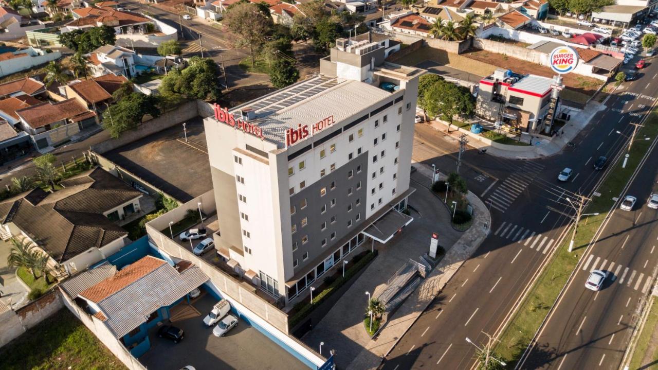 Ibis Ourinhos Hotell Exteriör bild